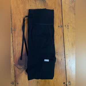 Figs woman’s black high waisted scrub leggings size small